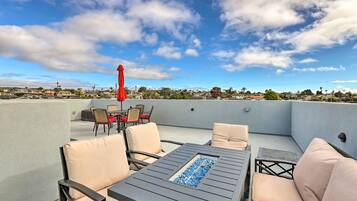 House (4 Bedrooms) | Front of property