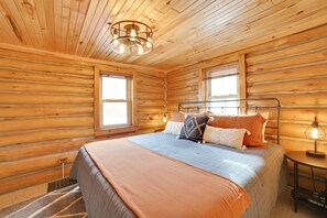 House (4 Bedrooms) | Interior - Diamond Lake Waterfront Cabin w/ Deck + Dock! (Tustin)