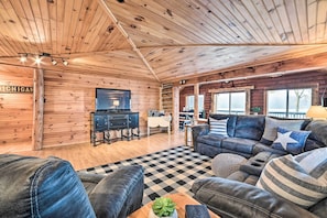 House (4 Bedrooms) | Interior