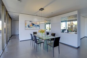 Casa (2 Bedrooms) | Interior