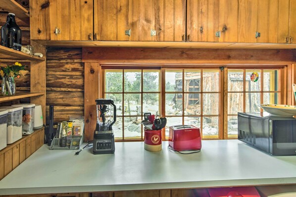 Interior - Allenspark Vacation Rental Near Estes Park! (Allenspark)