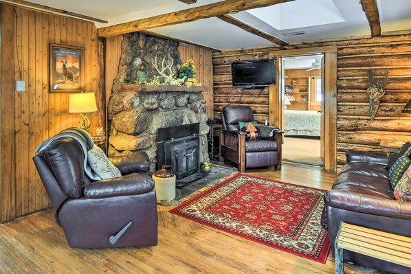 House (2 Bedrooms) | Interior - Allenspark Vacation Rental Near Estes Park! (Allenspark)