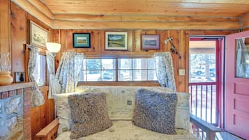 Rumah (2 Bedrooms) | Interior