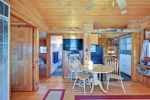 Interior - 'autumnsong Fireside' Cabin Near Dtwn Buena Vista! (Buena Vista)