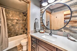 Apartment (1 Bedroom) | Interior - Renovated Mammoth Lakes Retreat w/ Private Balcony (Mammoth Lakes)