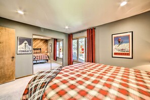 Interior - Renovated Mammoth Lakes Retreat w/ Private Balcony (Mammoth Lakes)