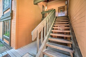 Apartment (1 Bedroom) | Interior - Renovated Mammoth Lakes Retreat w/ Private Balcony (Mammoth Lakes)