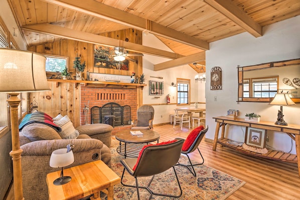 House (2 Bedrooms) | Interior