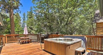 Hot Tub & Deck: Big Bear Gem Near Resorts!