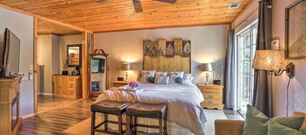 Remodeled Crestline Retreat: Walk to Lake Gregory!