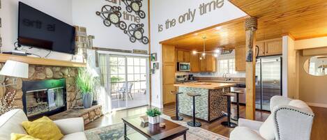 單棟房屋 (2 Bedrooms) | 客廳 | 壁爐