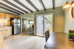 Interior - 5 Mi to Joshua Tree Nat'l Park: Home w/ Game Room (Joshua Tree)