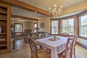 House (5 Bedrooms) | Interior