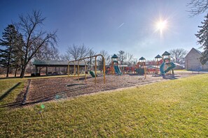 House (5 Bedrooms) | Interior