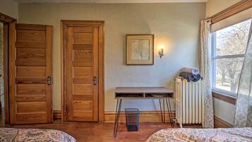 House (5 Bedrooms) | Interior