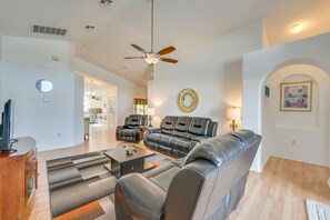 TV, video game console, books - Kissimmee Family Home w/ Pool - 5 Mi to Disney! (Kissimmee)