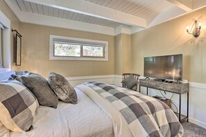 บ้านพัก (3 Bedrooms) | 3 ห้องนอน, เตารีด/โต๊ะรีดผ้า, เปล/เตียงเด็กอ่อน (ฟรี), ผ้าปูที่นอน