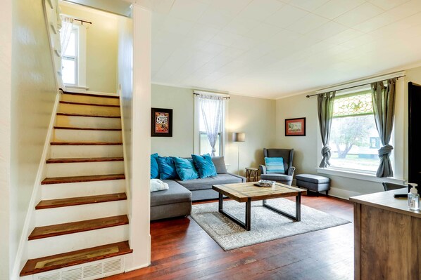 House (2 Bedrooms) | Interior