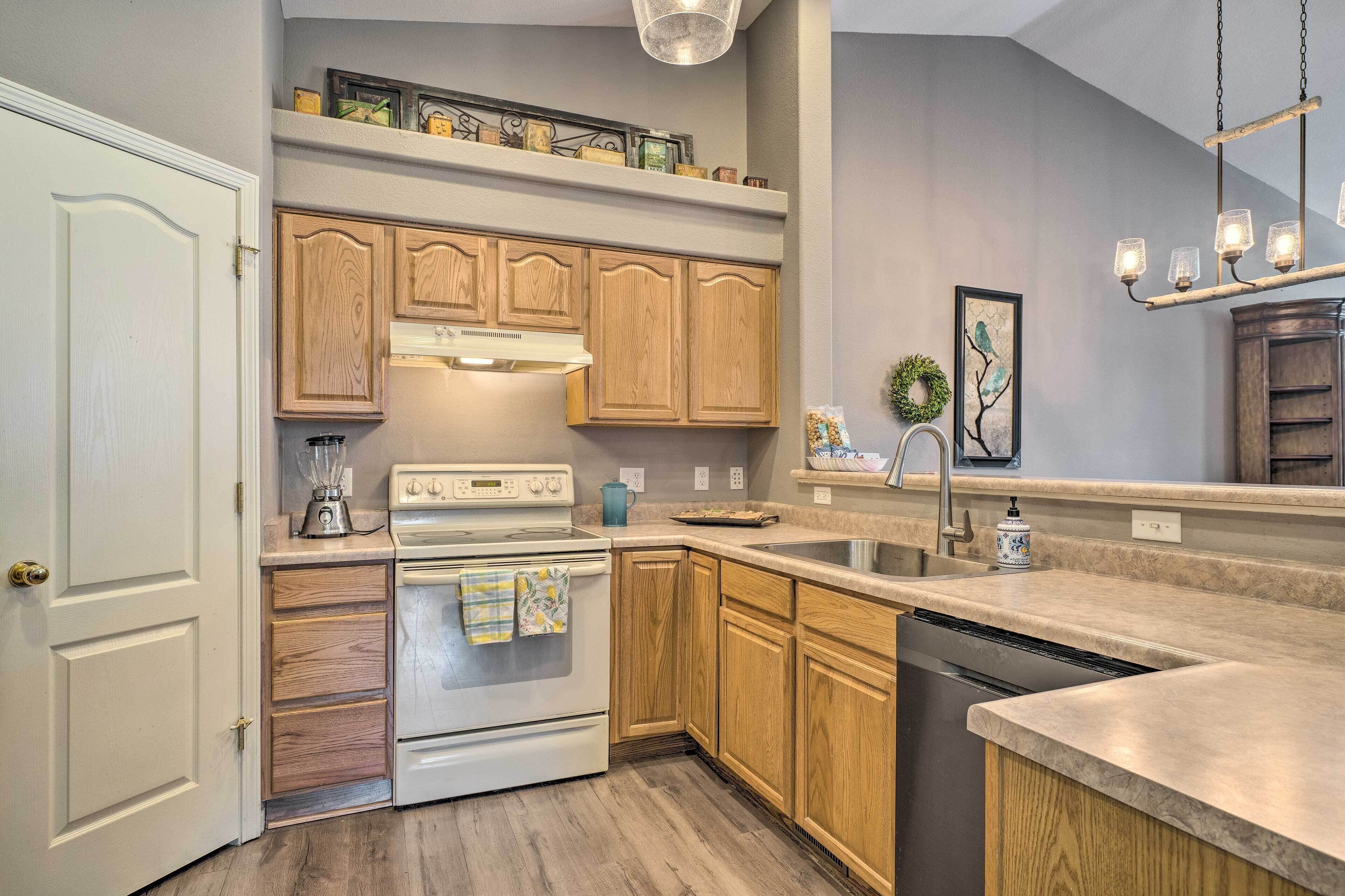 Apartment (2 Bedrooms) | Private kitchen | Oven, stovetop, dishwasher, blender