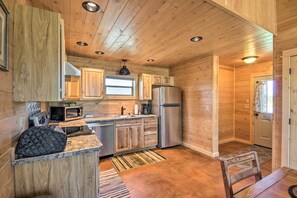 House (2 Bedrooms) | Interior