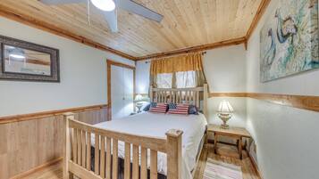 House (6 Bedrooms) | Interior