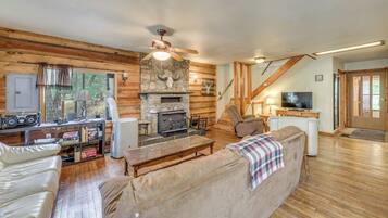 House (6 Bedrooms) | Interior