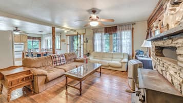 House (6 Bedrooms) | Bahagian dalam