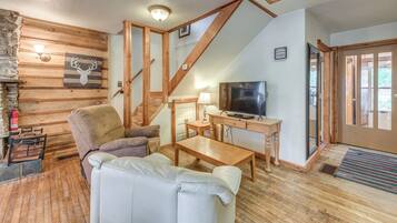 House (6 Bedrooms) | Interior