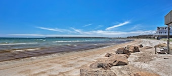 Sunny Beach House Getaway - Steps From Water!