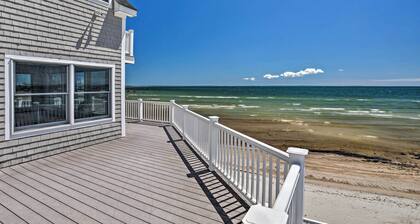 Sunny Beach House Getaway - Steps From Water!