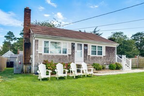 Interior - Walk to Beach: Quaint Dennis Home w/ Deck + Grill! (Dennis Port)