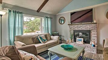 House (4 Bedrooms) | Front of property