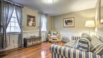 Una televisión, libros