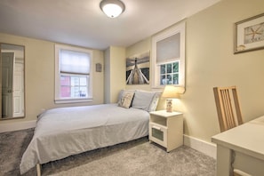 Apartment (1 Bedroom) | Interior - Inviting Salem Apartment Near Waterfront & Museums (Salem)