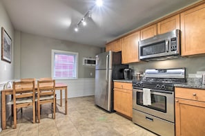 Apartment (1 Bedroom) | Interior - Inviting Salem Apartment Near Waterfront & Museums (Salem)