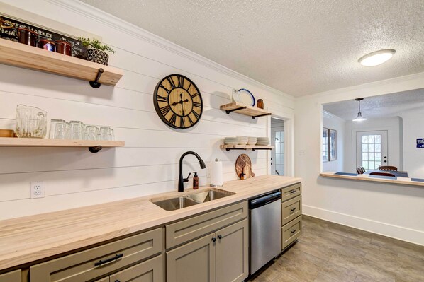 House (3 Bedrooms) | Interior - 2 Mi to Magnolia Mkt: Cozy Retreat w/ Shared Yard (Waco)