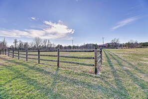 House (3 Bedrooms) | Interior - Fayetteville Home w/ Hot Tub ~ 3 Mi to U of A! (Fayetteville)