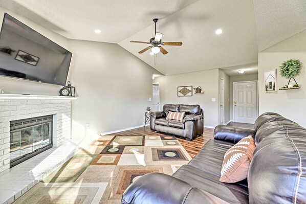 House (3 Bedrooms) | Interior - Fayetteville Home w/ Hot Tub ~ 3 Mi to U of A! (Fayetteville)