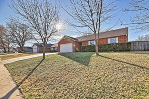 House (3 Bedrooms) | Interior - Fayetteville Home w/ Hot Tub ~ 3 Mi to U of A! (Fayetteville)