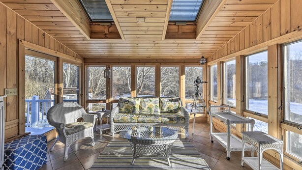 Living area - Waterfront Hyannis Gem: Walk to Hyannis Port Beach (Hyannis)