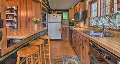 Waterfront Lake George Cabin: Walk to Water