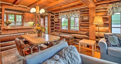 Waterfront Lake George Cabin: Walk to Water