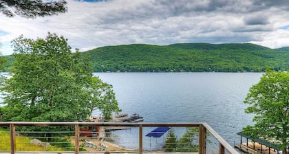 Waterfront Lake George Cabin: Walk to Water