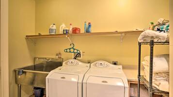 ุงูู
ูุดุฃุฉ ู
ู ุงูุฏุงุฎู