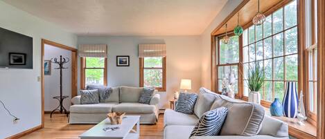 House (4 Bedrooms) | Front of property