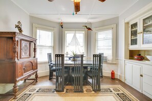 Apartment (1 Bedroom) | Interior - Quaint Beverly Townhome: Walk to Beach & Downtown! (Beverly)