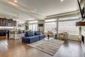 Hús (3 Bedrooms) | Að innan