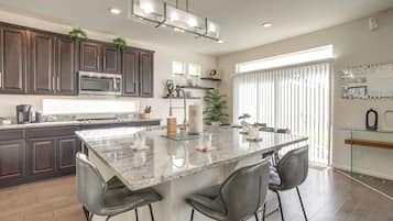 Rumah (3 Bedrooms) | Bagian depan properti