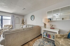 Apartment (4 Bedrooms) | Interior - Steps to Ocean: Convenient Myrtle Beach Townhome! (Myrtle Beach)