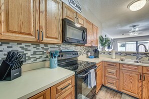 Apartment (4 Bedrooms) | Interior - Steps to Ocean: Convenient Myrtle Beach Townhome! (Myrtle Beach)